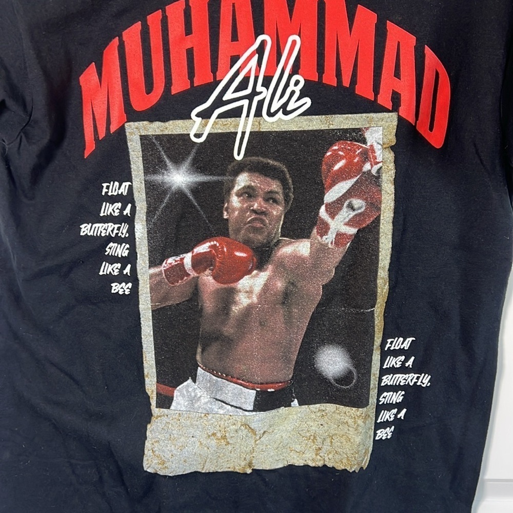 NWOT Muhammed Ali T-shirt Size Small